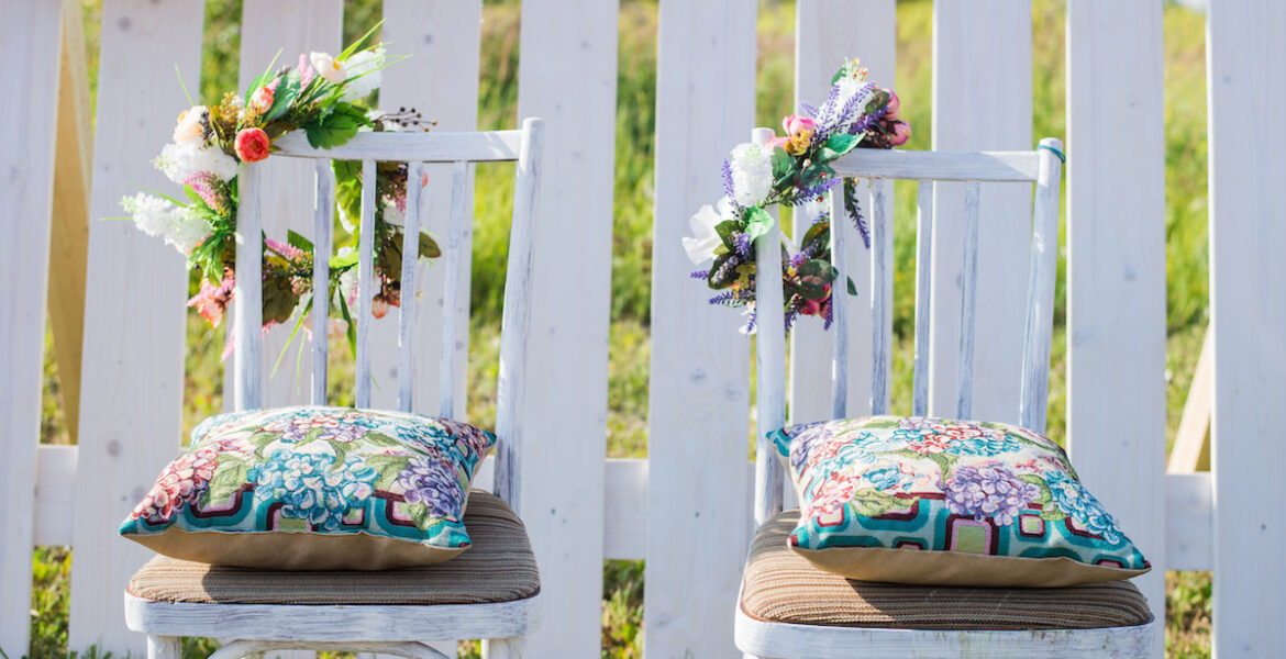 Jak wykorzystać palisady drewniane w ogrodzie?